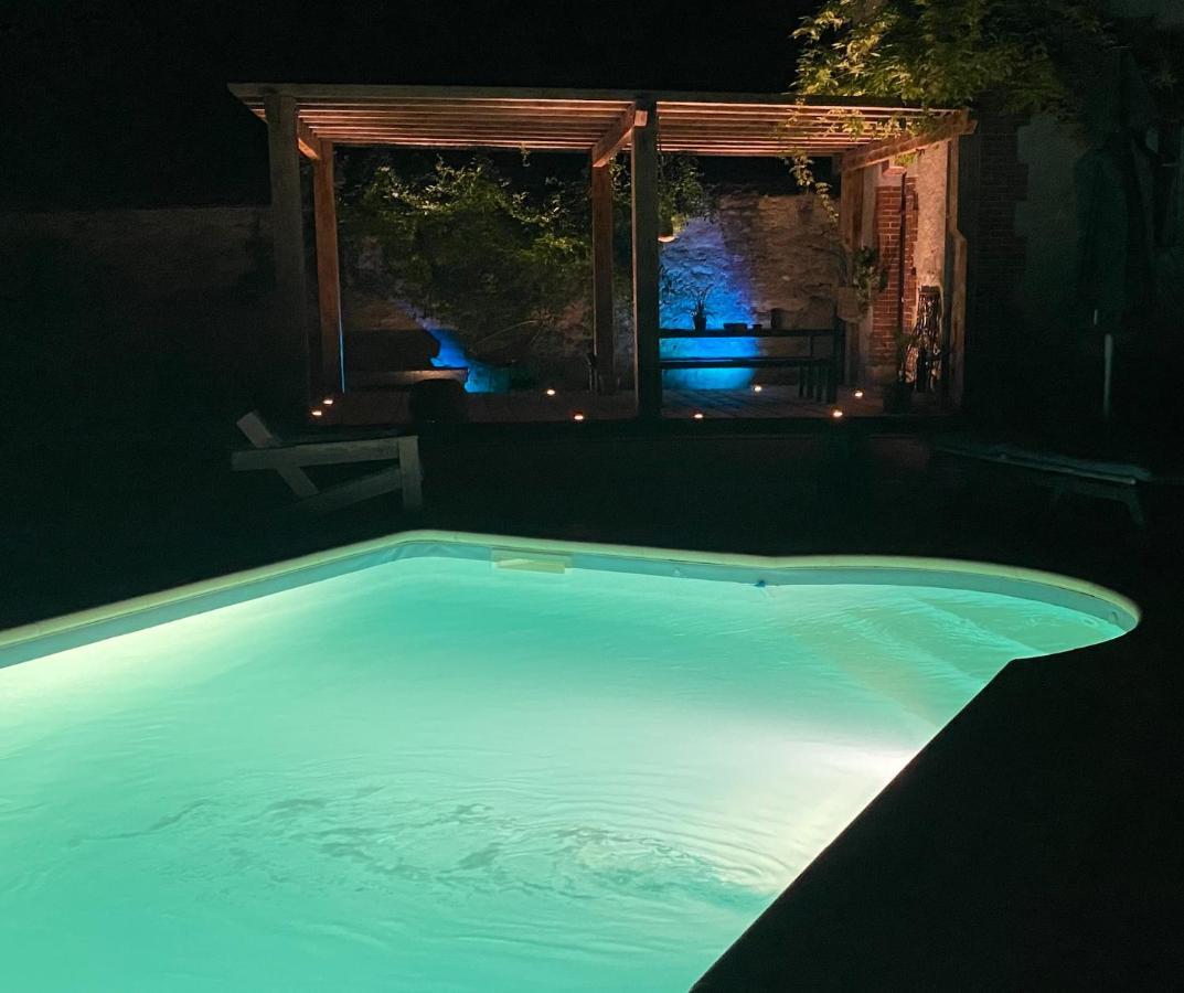 Pool House-L'Hirondelle De Sermizelles- Grand Jardin, Calme Et Nature Aux Portes Du Morvan Buitenkant foto